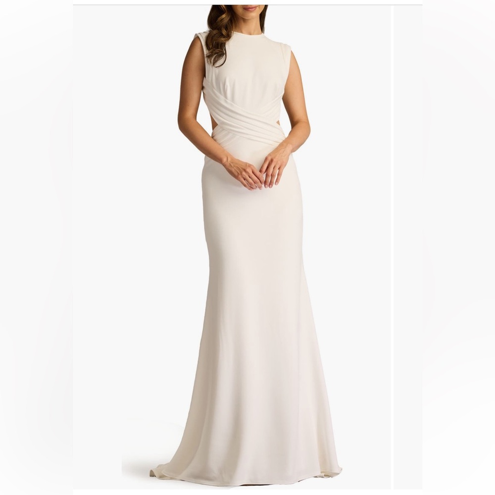 Tadashi shoji Tenney Pleated Waist Gown in Crepe